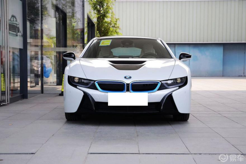 海蓝与纯白的交响曲宝马i8