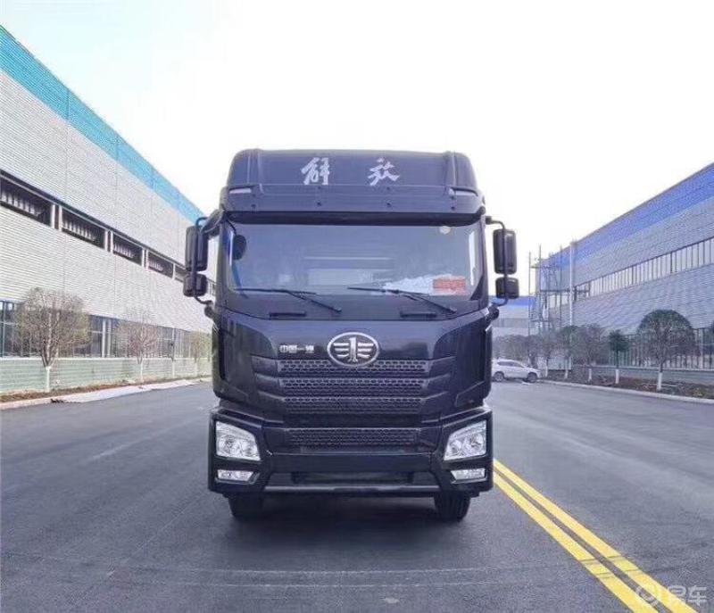 有很多朋友想了解9米6高顶双卧冷藏车配进口独立冷机不想改顶是什么样