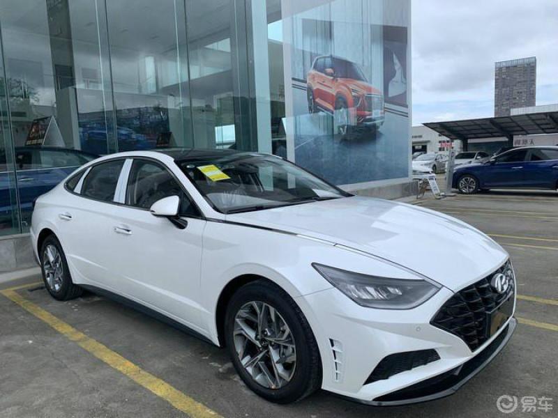 除了颜值你更有内涵提车白色15t索十