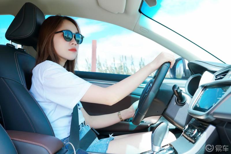 有没有遇到女朋友开车带你出去玩呢