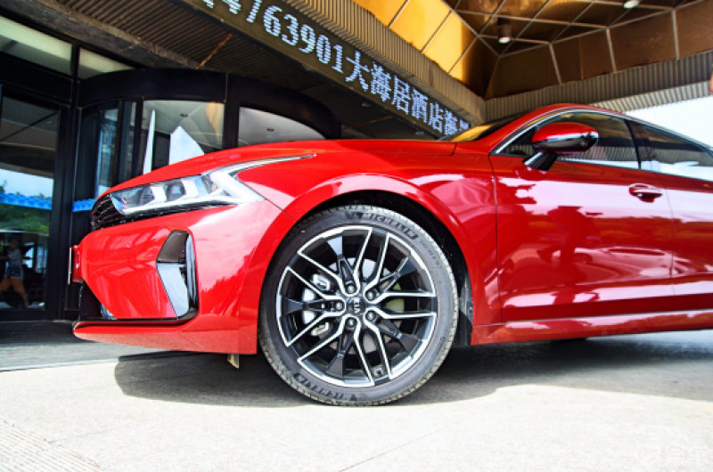 没想到吧k5老车主也能参加凯酷试驾活动红色凯酷动感十足