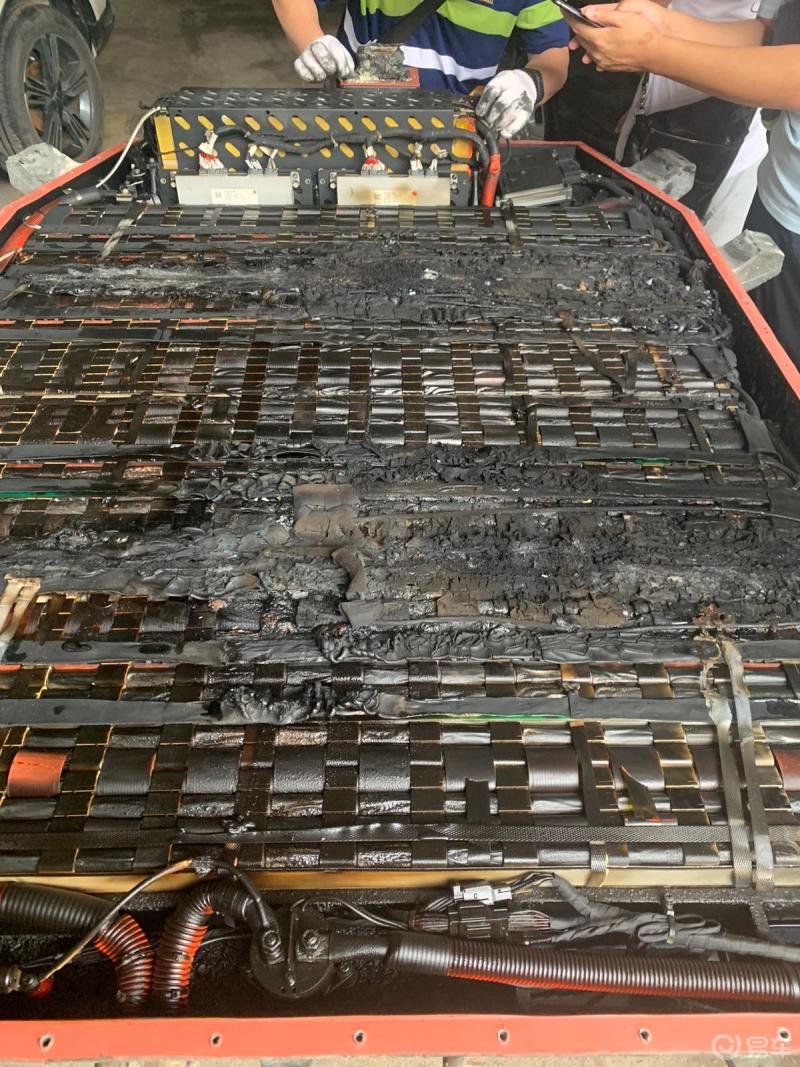 猎豹汽车发生自燃爆炸垃圾车不能买