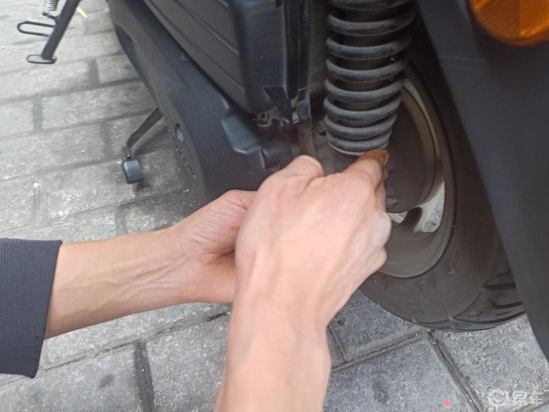 五羊本田佳御更换齿轮油