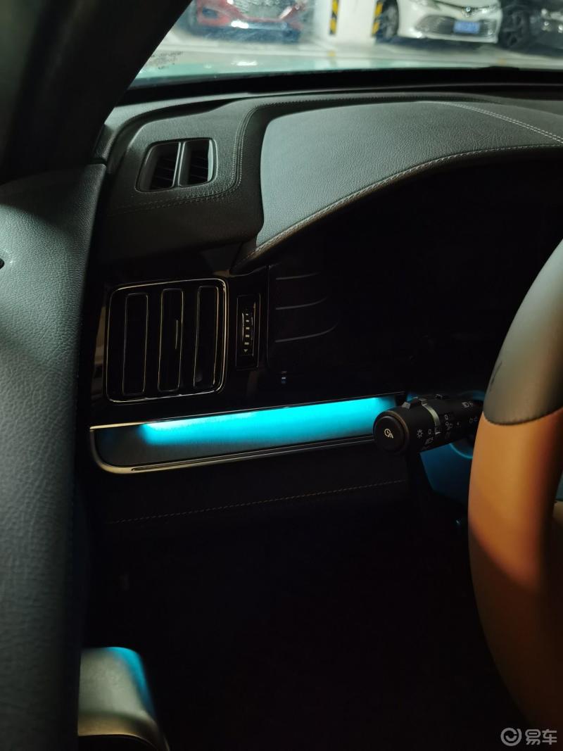 我的21款唐dm氛围灯是不是坏了修起来麻烦不