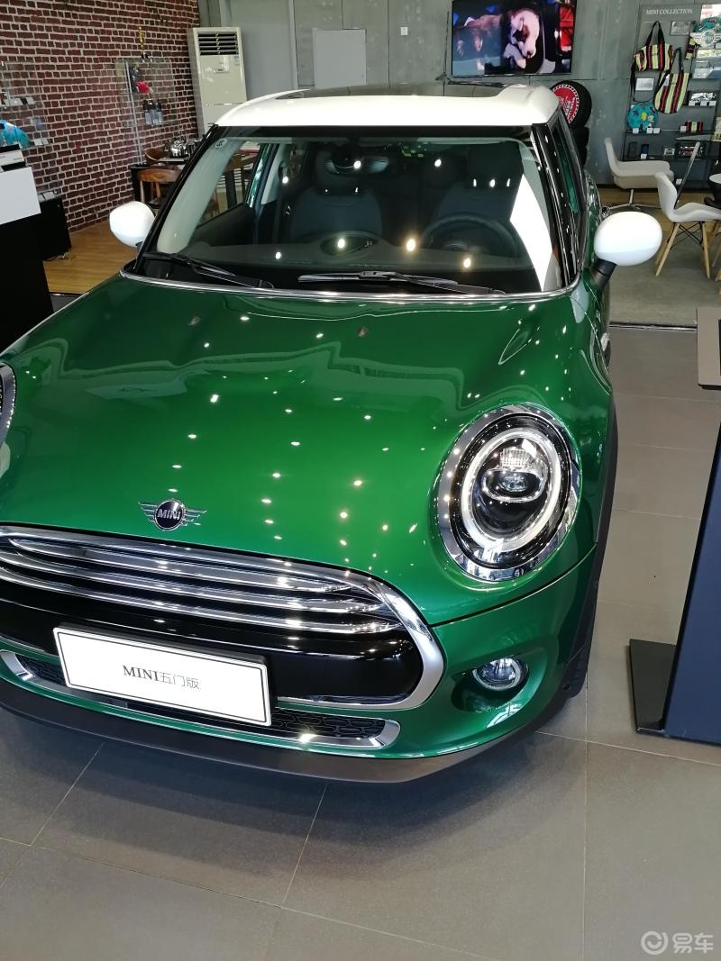颜值超高的mini15tcooper艺术家五门版用车口碑
