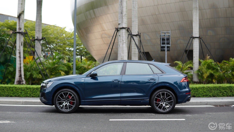 正好车行有旧车换新车的活动,就马上换了这台奥迪q8