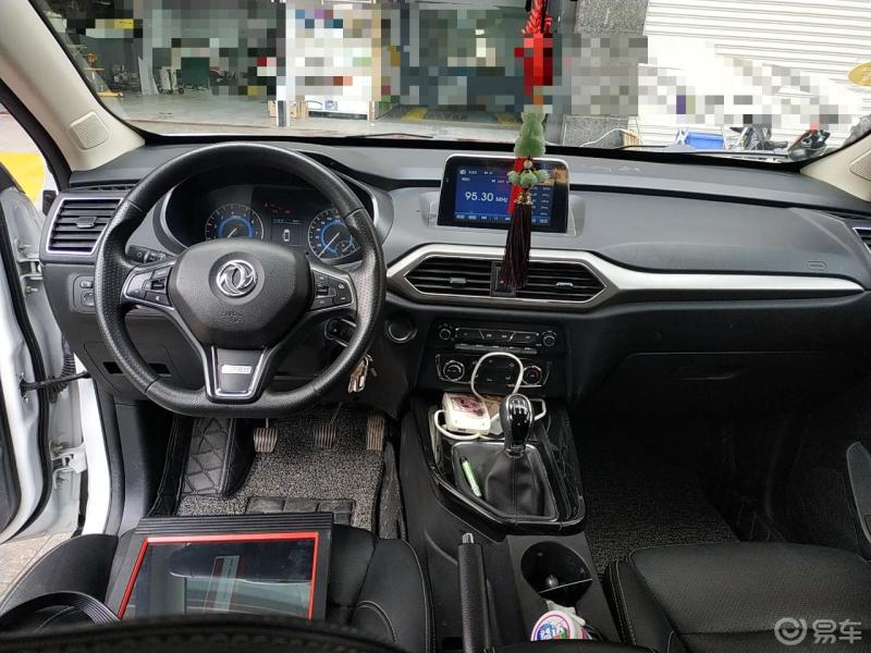 我是跟我老婆一起看了好久,然后才决定才买东风风光560,我们俩都很