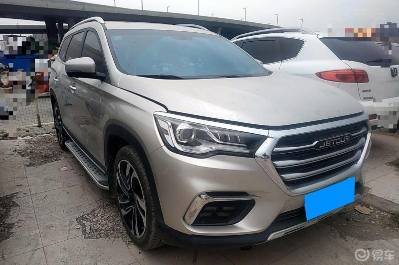 起初买奇瑞x90是因为它的质保时间很长高达十年而且内饰科技感满满摸