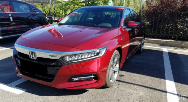 十代雅阁锐混动顶配宝石红提车