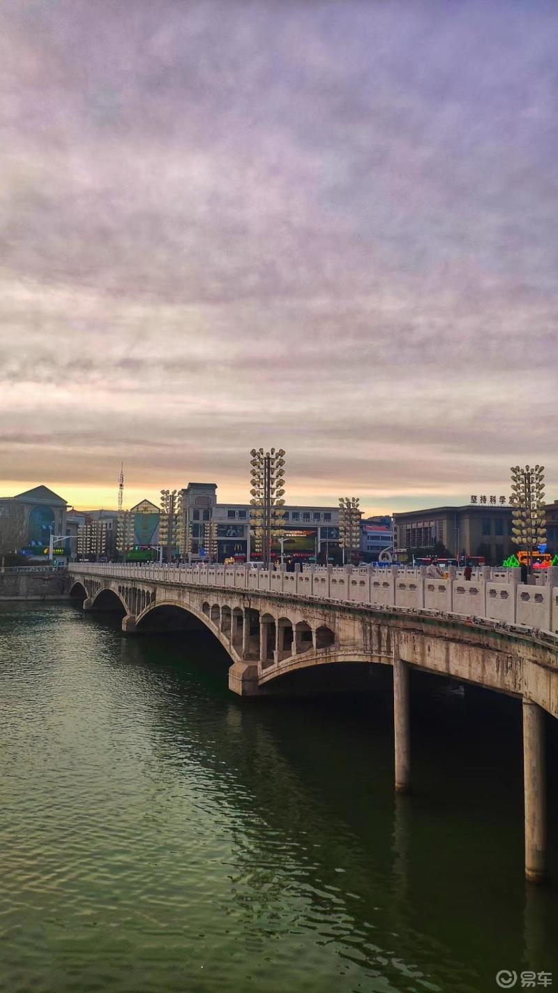 张家口的解放桥始建于1952年于2010年左右翻修重建.