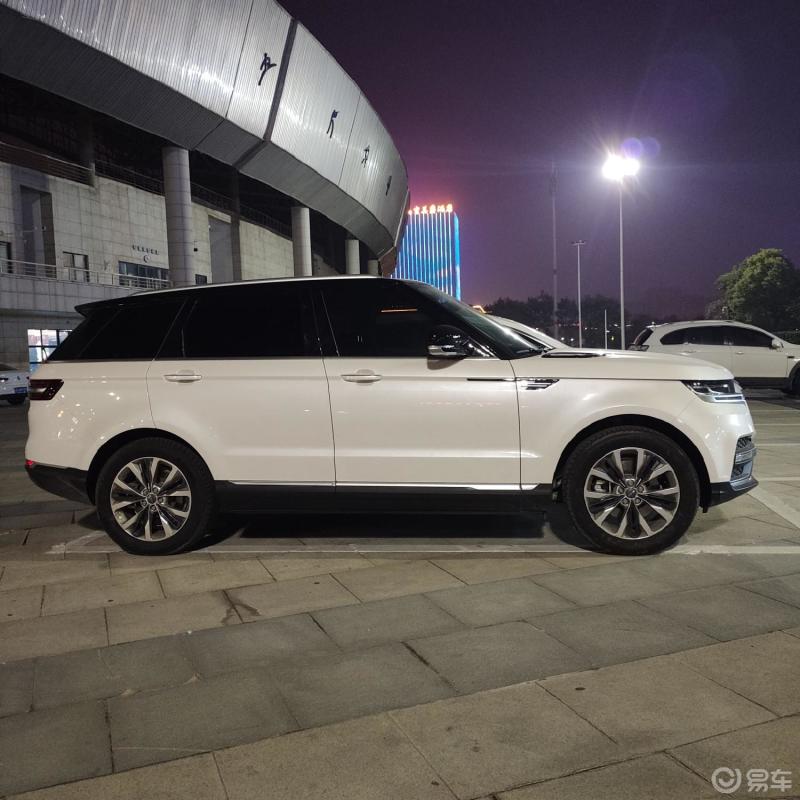 夜幕下的汉龙旷世