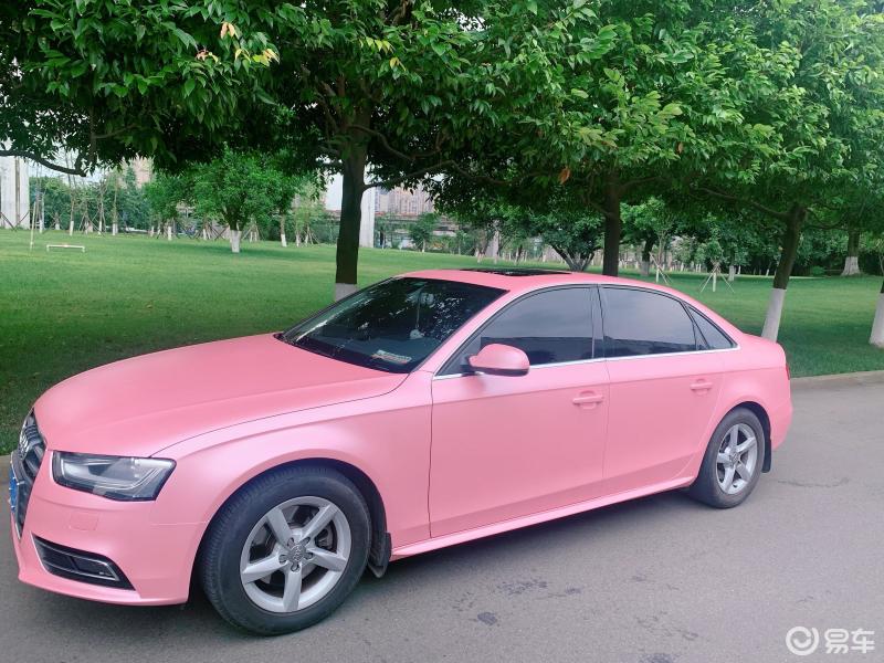 奥迪a4l用车我自己在外观选择了粉色的车衣贴看起来很可爱也很高级