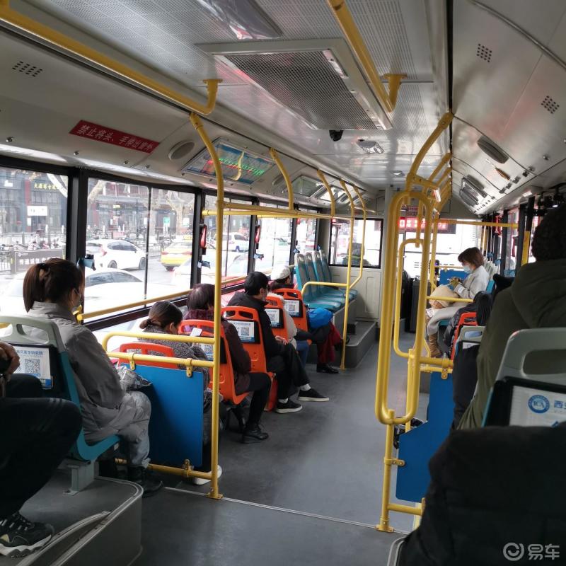 2020我与爱车的点滴#今日爱车限号,坐公交车上班,这一路的堵啊,真想