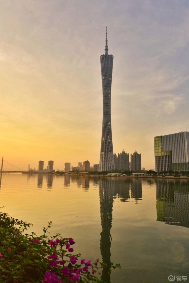 我国的南大门一个古老而现代化的开放城市广州塔是极俱魅力的地标建筑