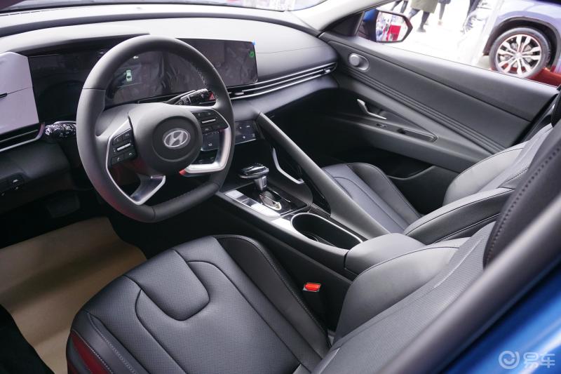 第七代伊兰特颜值非常出众