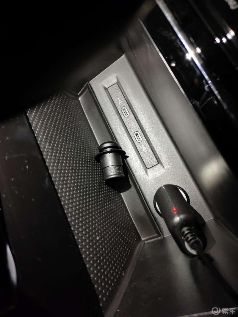 有谁知道途岳280豪华plas的车usb接口为什么是这样的吗数据线根本插了