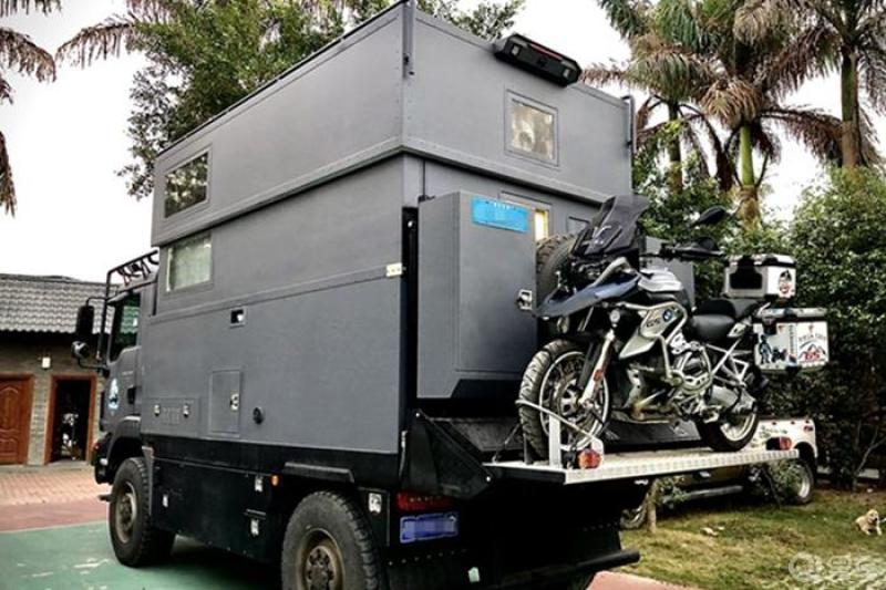 住在双层复式的德国man指挥者四驱房车是种怎样的体验呢