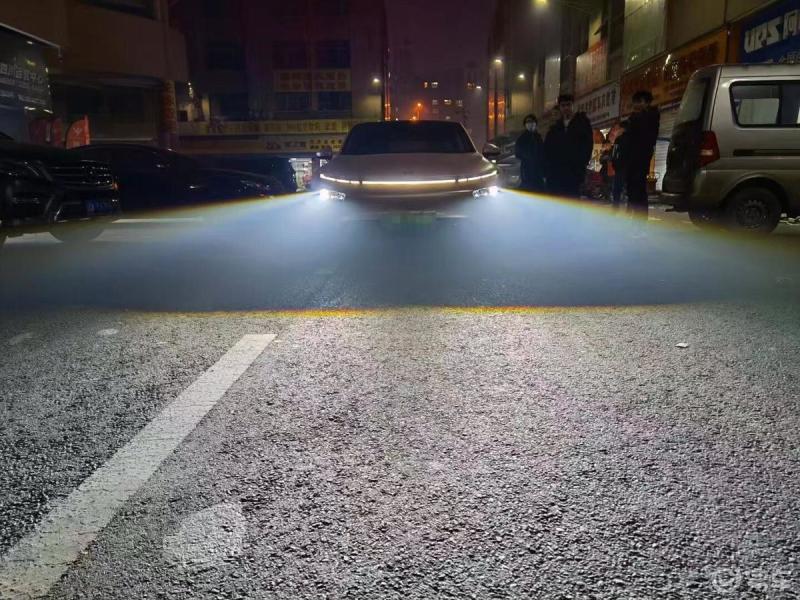 汽车灯光铺路效果图图片