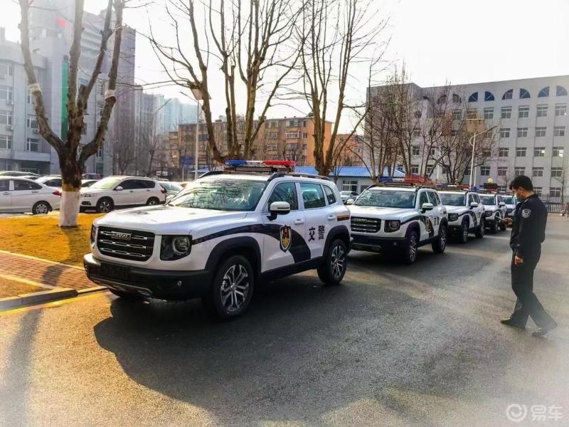 这个必须要说一下警车用大狗威武霸气真心不错政府采购感觉就是不一样