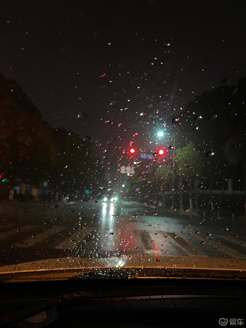 風雨夜歸人.你回家過年了麼?