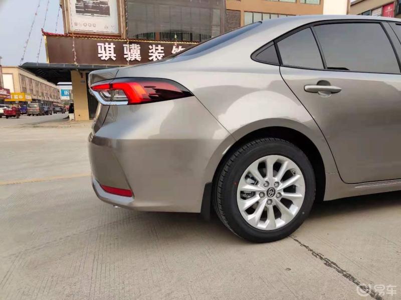 青铜色的卡罗拉提车了