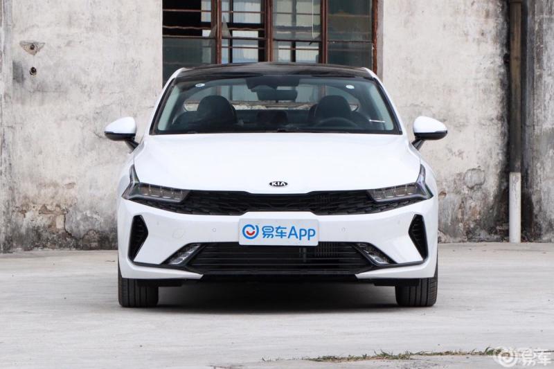 第一次看到实车……白色k5凯酷,_起亚k5社区_易车社区