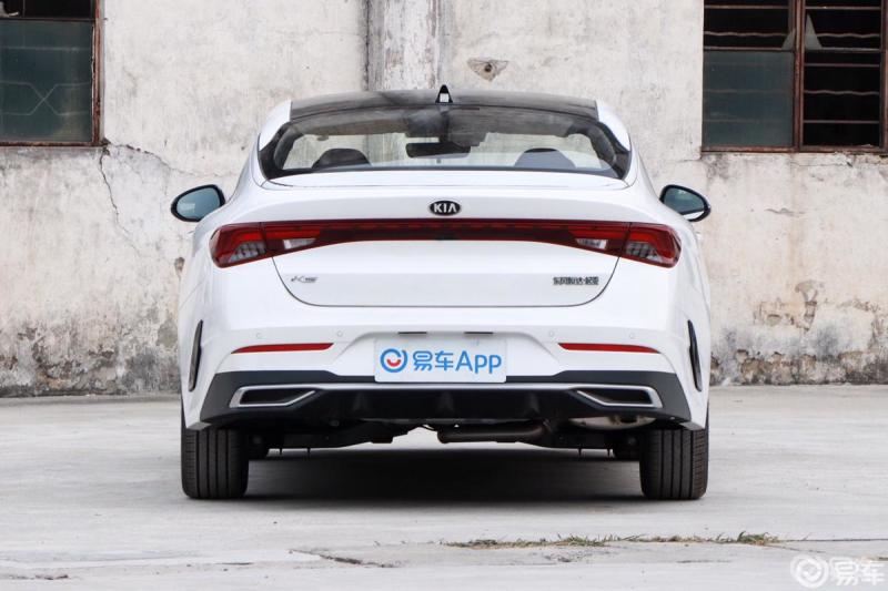 第一次看到实车……白色k5凯酷,_起亚k5社区_易车社区