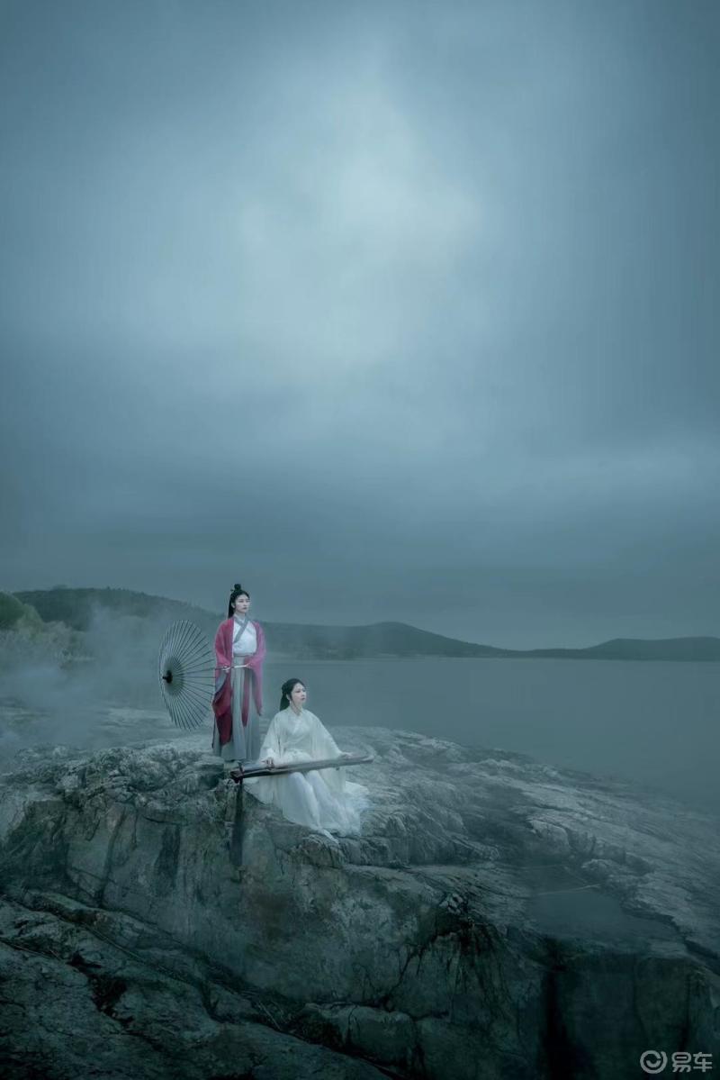 笑看江山如画醉卧美人膝