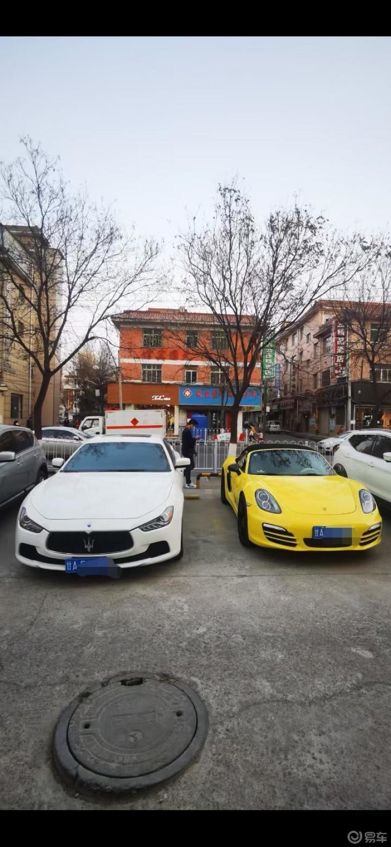 随手拍城市里的街边豪车漂亮