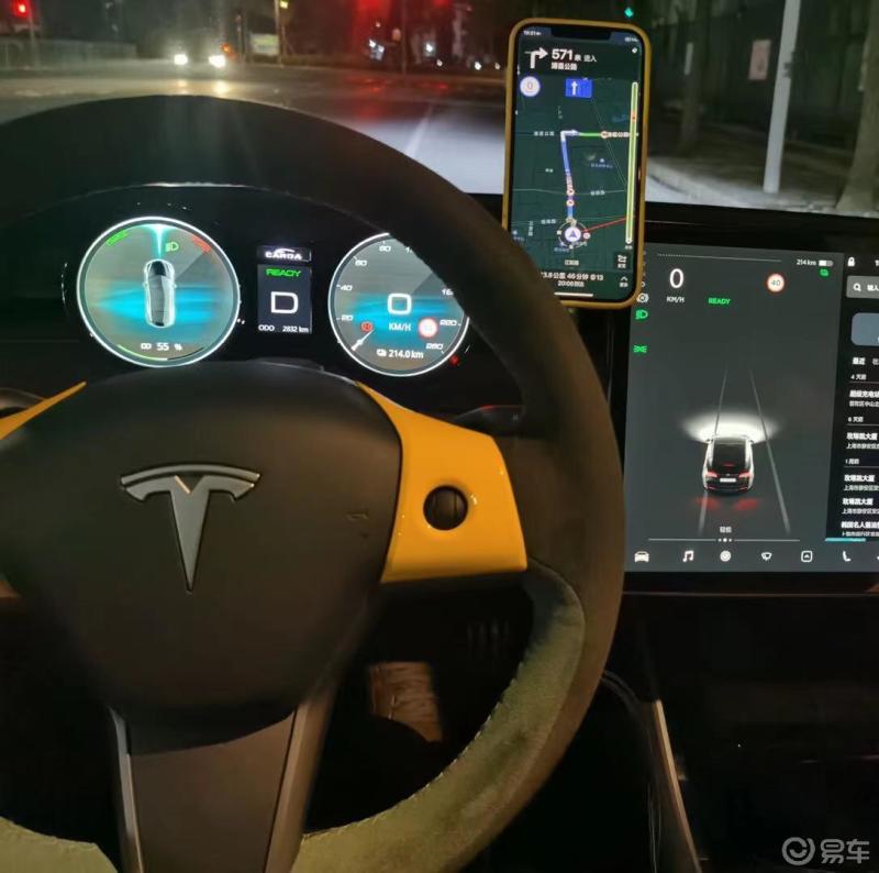 特斯拉model3装仪表盘了哈哈实在不习惯开车看行车电脑的朋友可以看看