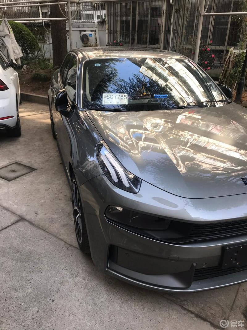 小区惊现领克03冠军版哑光灰真的太漂亮了听说这个版本车机升级了还有