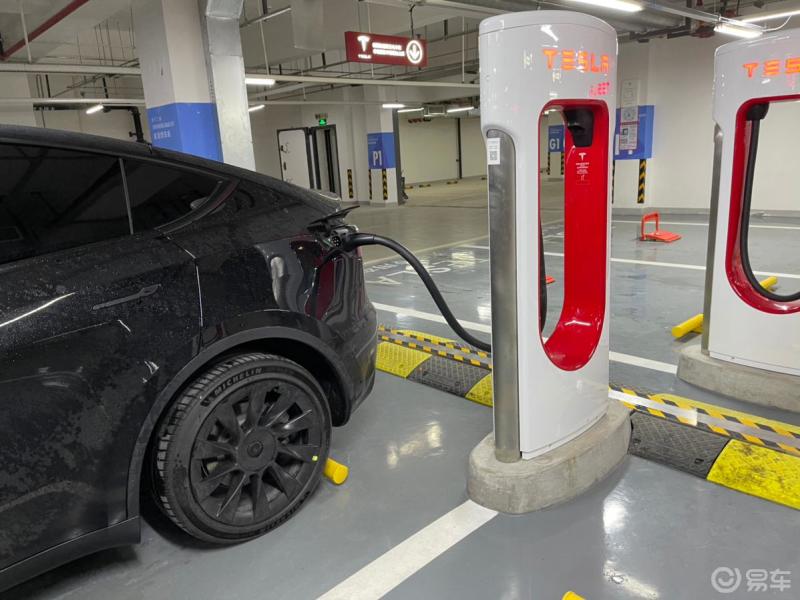 特斯拉modely首次超级充电站充电