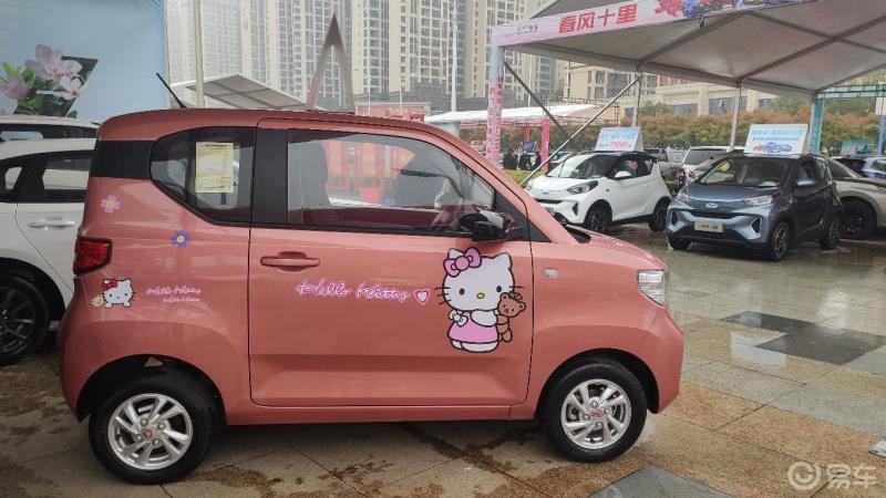 车展偶遇粉色宏光mini_五菱宏光mini ev社区_易车社区