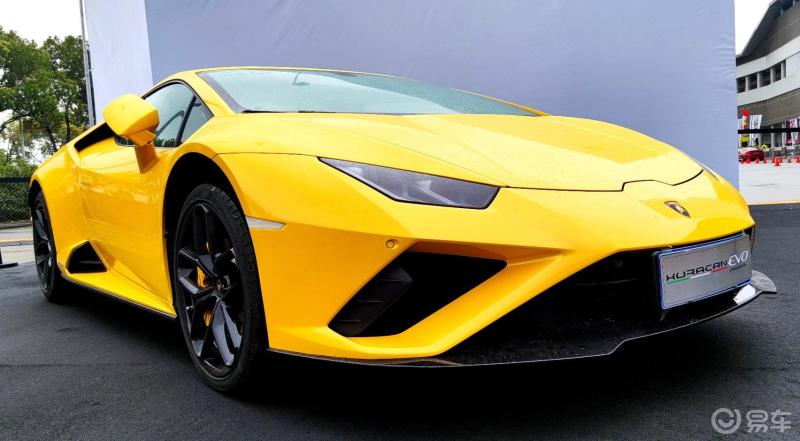 哔哩哔哩春季赛道日高级性能车正面篇街边豪车随拍