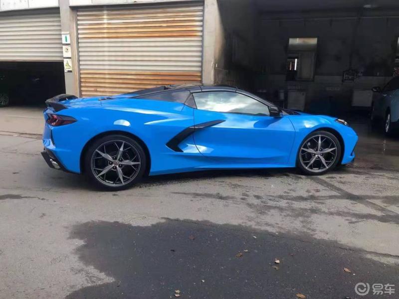 大五菱新款c8还是特别骚气帅气的外形就是空间有点小座椅太硬了跑个