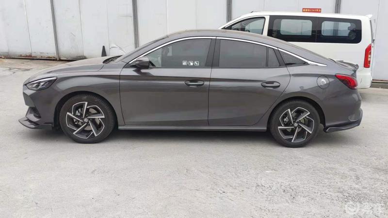 名爵5改装塞博灰改装案例这种渐变颜色的确是比找难找外合适的外观件