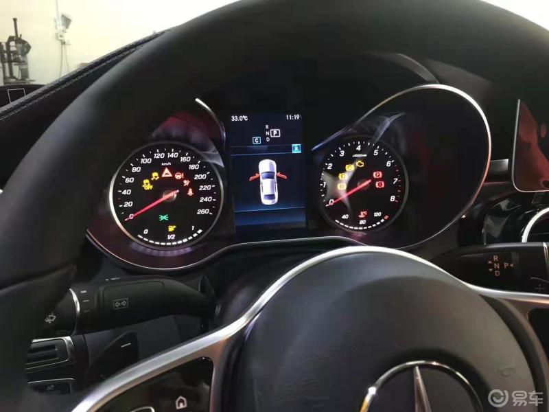 奔驰19款c260升级原厂全液晶仪表盘