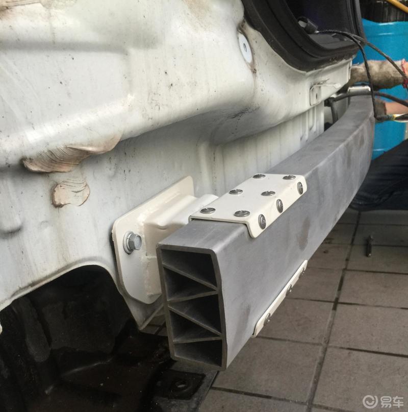 我的飞度改装改装铝合金后防撞梁