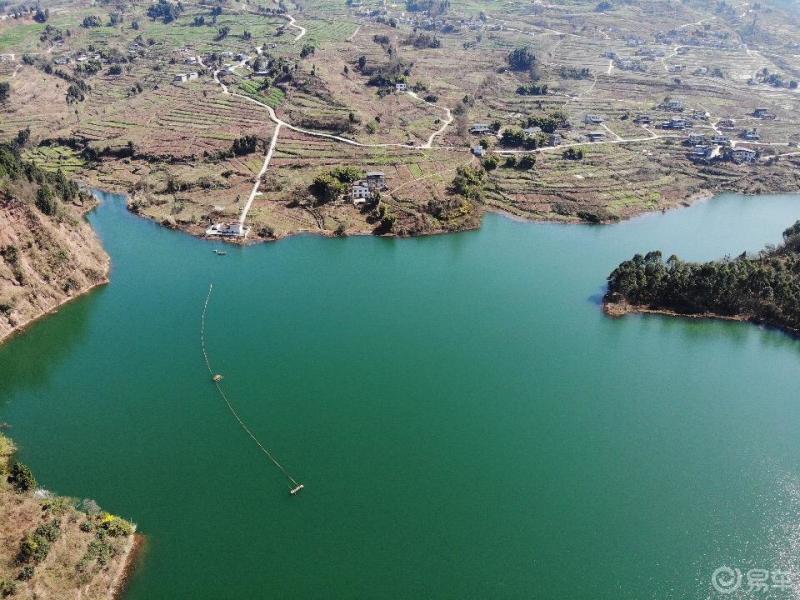 航拍龙泉宝狮湖