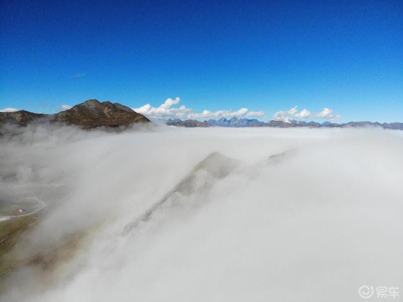 夾金山遇見最美雲海!