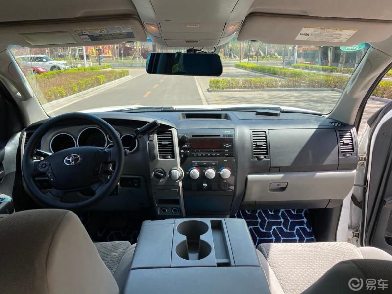 丰田坦途内饰实拍!