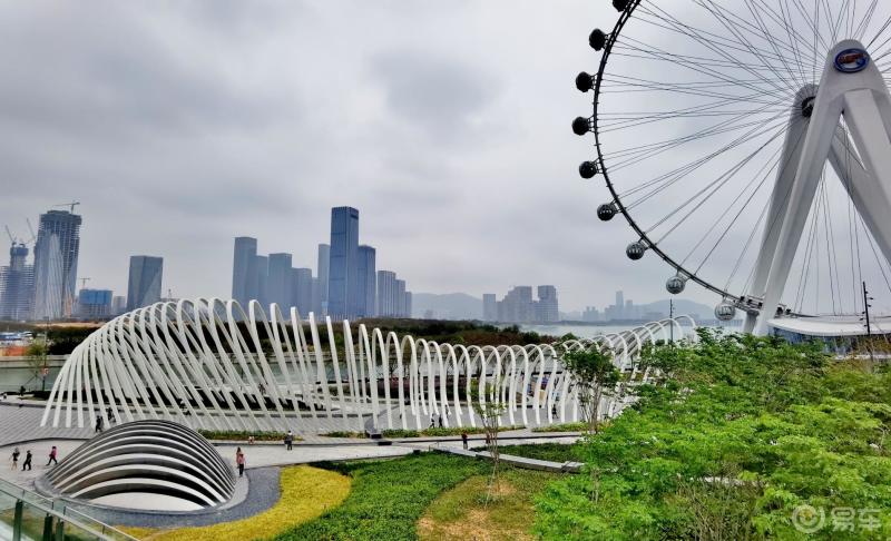 深圳宝安新开的【欢乐港湾】,围着大转轮拍各种造型.