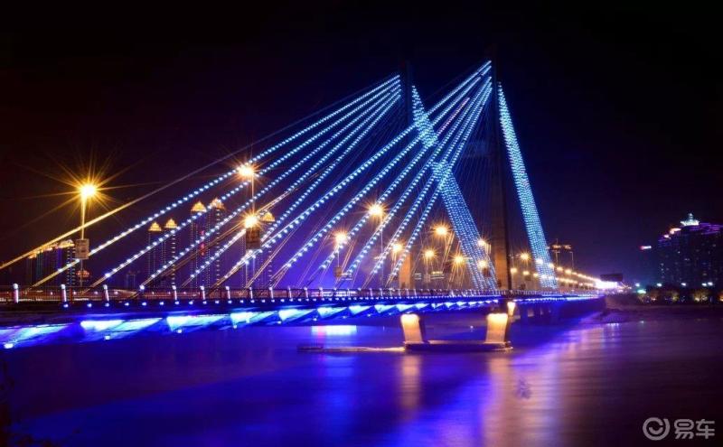 我和捷达vs7夜拍江城大桥