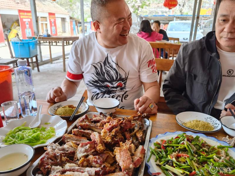 美食盛宴,安徽萧县大名鼎鼎的圣泉寺旁全羊宴.