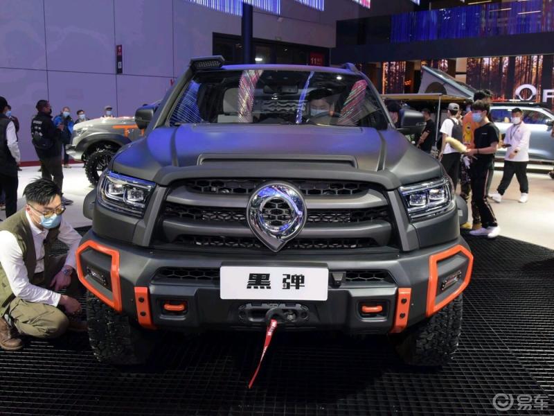 上海车展上海车展上亮相的长城黑弹大皮卡浓浓的越野范儿太帅气了