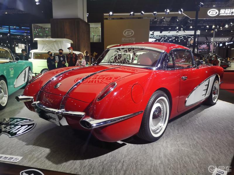 锃亮的镀铬,典雅的车舱