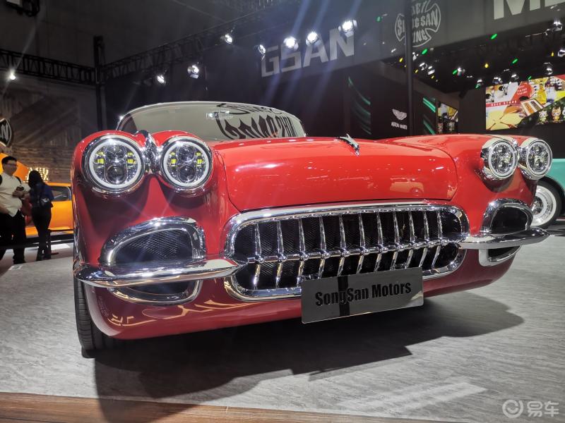 锃亮的镀铬,典雅的车舱