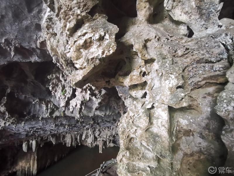 广东美景凌霄岩七彩绚丽的岩石