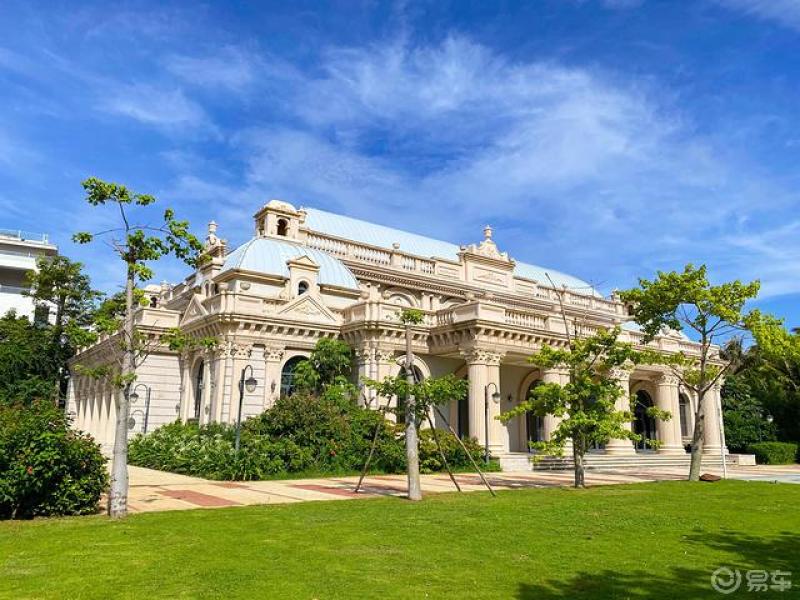 半山半岛吉庆广场