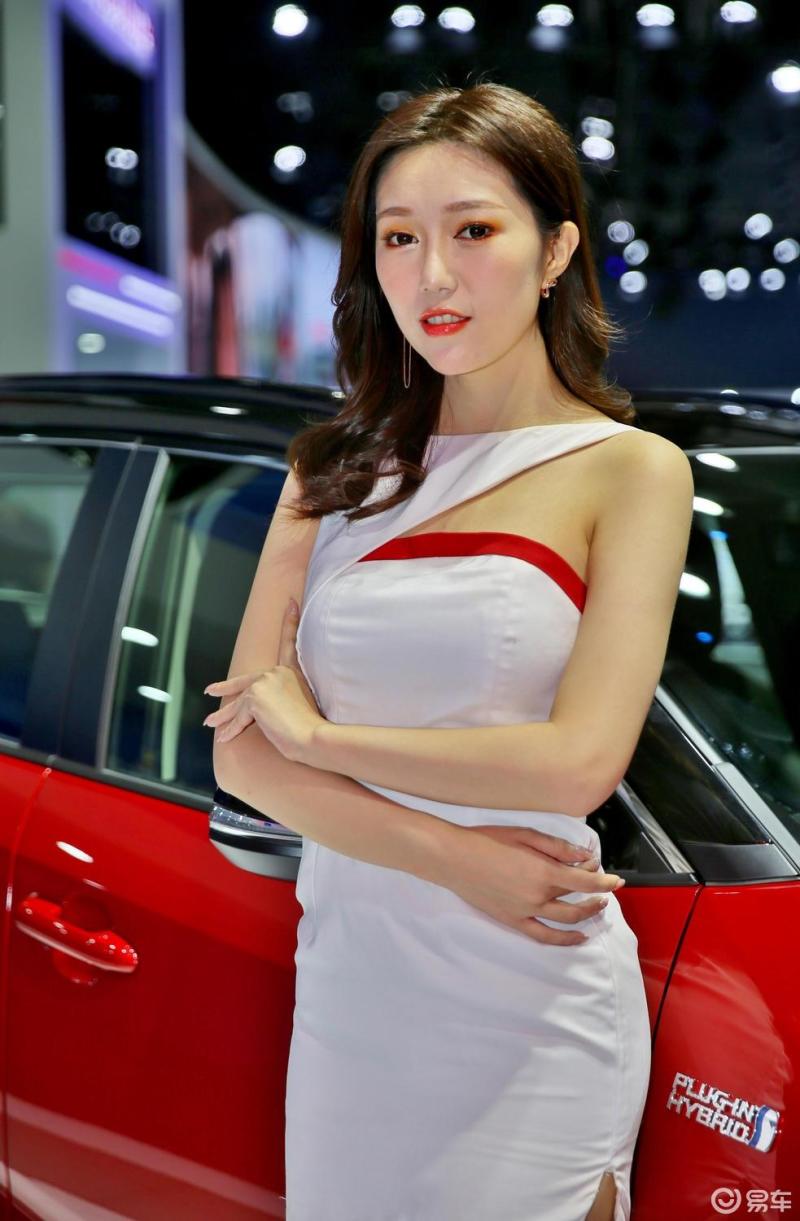 【车展上的美女车模1】美女大图分享给大家养养眼